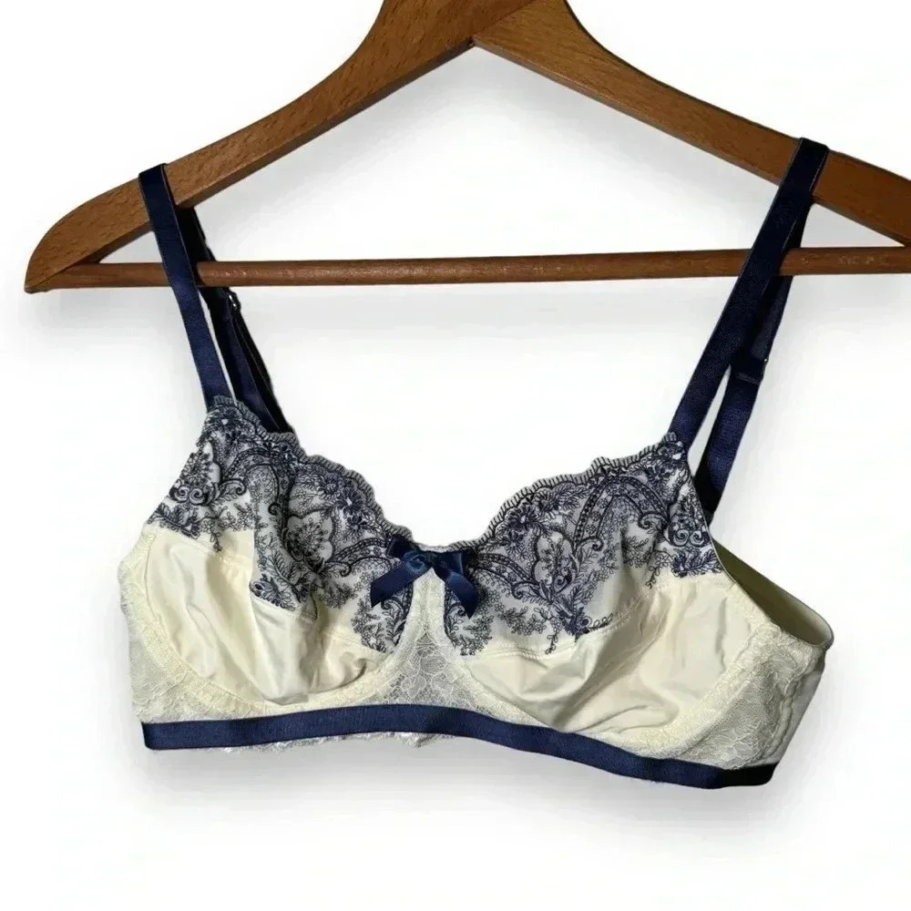 Amoena  Womens Giselle Wire Free Bra 36A